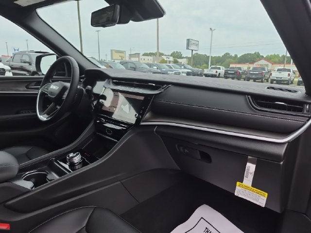 2027 Jeep Grand Cherokee GRAND CHEROKEE L LIMITED 4X2