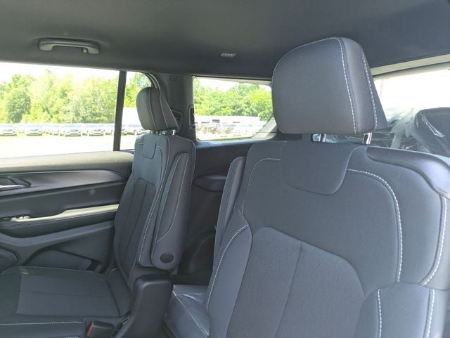 2026 Jeep Grand Cherokee GRAND CHEROKEE L LAREDO 4X4