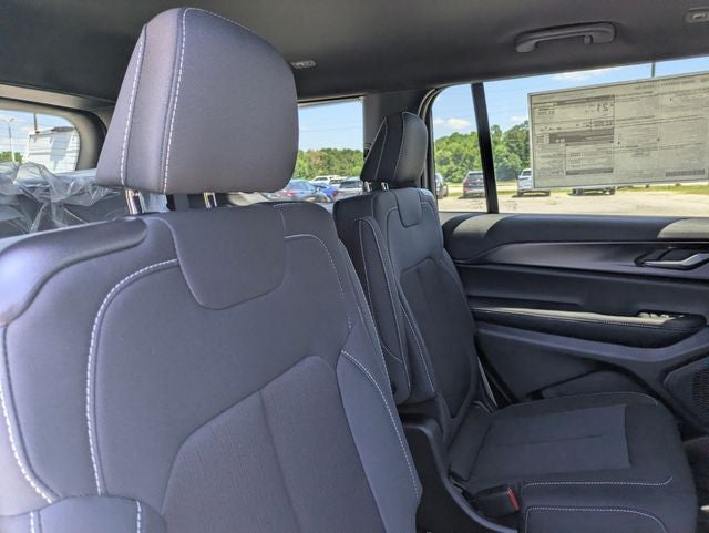 2026 Jeep Grand Cherokee GRAND CHEROKEE L LAREDO 4X4