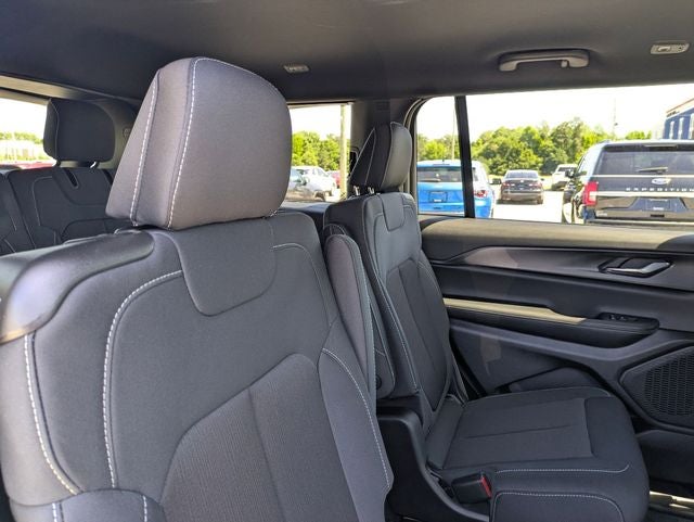 2026 Jeep Grand Cherokee GRAND CHEROKEE L LAREDO 4X4