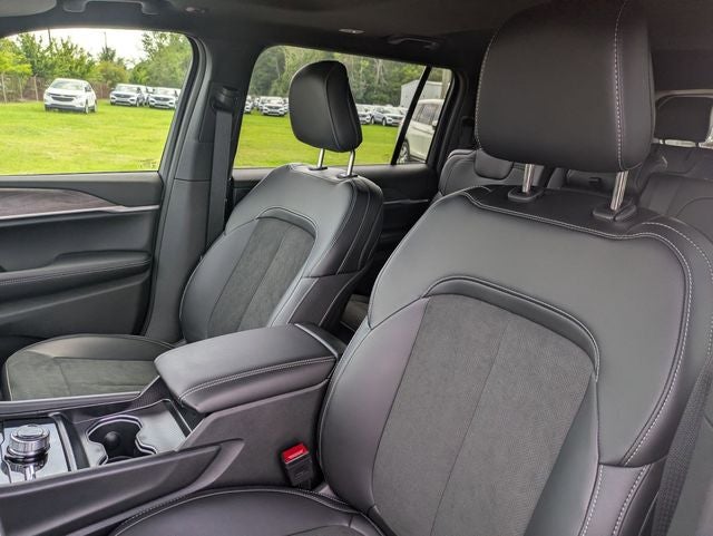 2026 Jeep Grand Cherokee GRAND CHEROKEE L LAREDO ALTITUDE 4X4