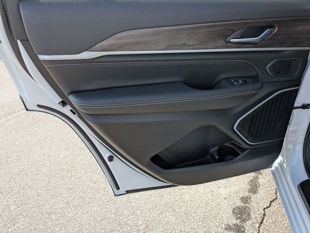 2026 Jeep Grand Cherokee GRAND CHEROKEE L LIMITED RESERVE 4X4