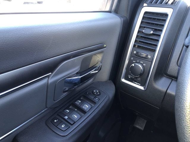 2023 RAM 1500 Classic SLT Crew Cab 4x4 5'7' Box