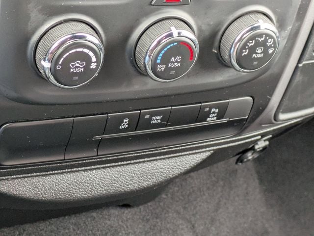 2024 RAM 1500 Classic Warlock Crew Cab 4x4 5'7' Box