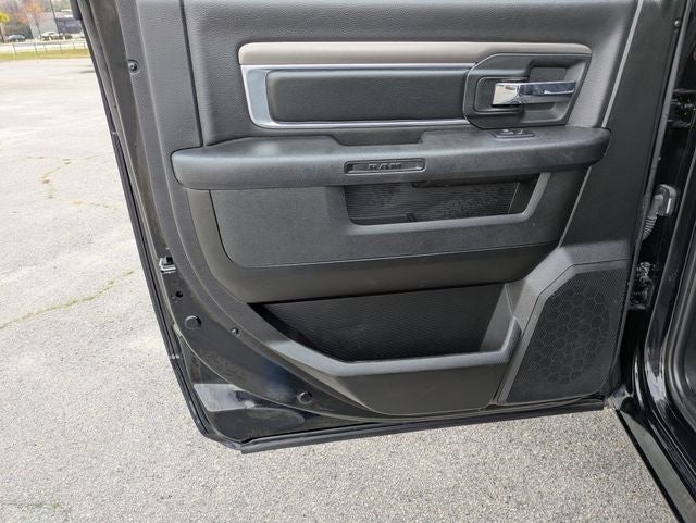 2024 RAM 1500 Classic Warlock Crew Cab 4x4 5'7' Box