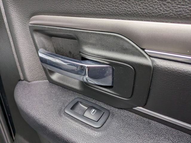 2024 RAM 1500 Classic Warlock Crew Cab 4x4 5'7' Box