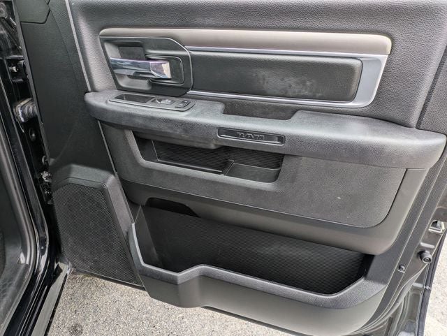 2024 RAM 1500 Classic Warlock Crew Cab 4x4 5'7' Box