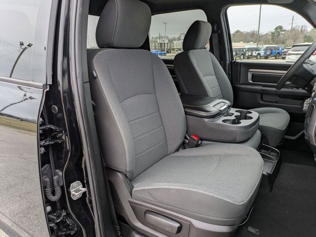 2024 RAM 1500 Classic Warlock Crew Cab 4x4 5'7' Box