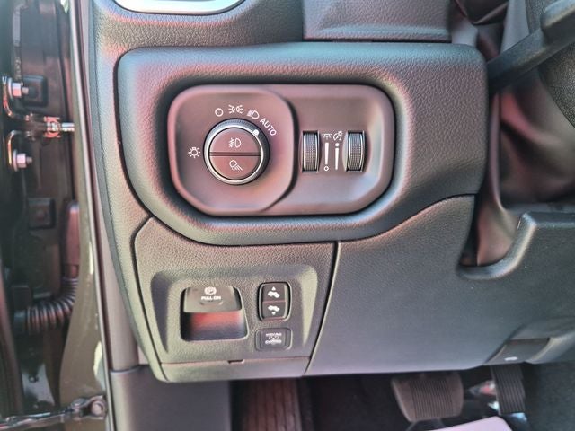 2027 RAM Ram 1500 RAM 1500 LONE STAR CREW CAB 4X2 5'7' BOX