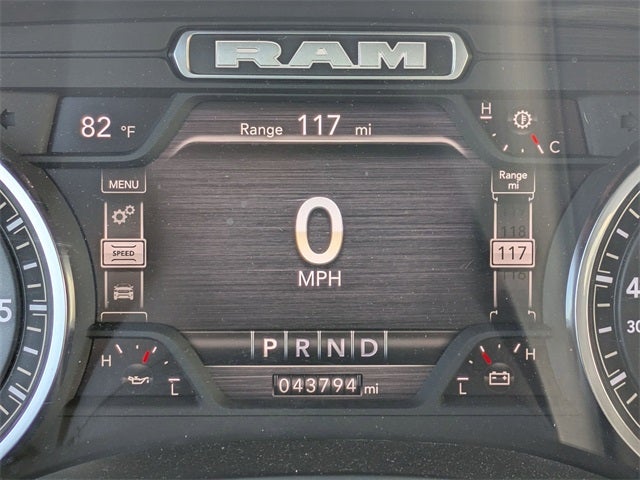 2024 RAM 1500 Laramie Crew Cab 4x2 5'7' Box