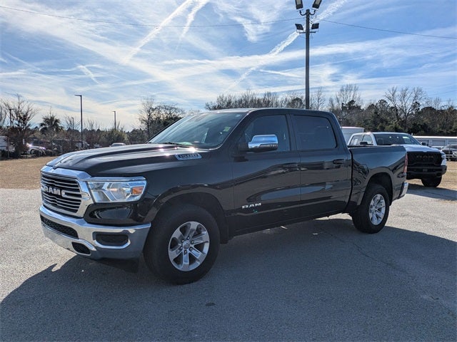 2024 RAM 1500 Laramie Crew Cab 4x2 5'7' Box
