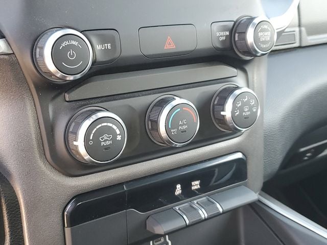 2021 RAM 1500 Big Horn Crew Cab 4x4 6'4' Box