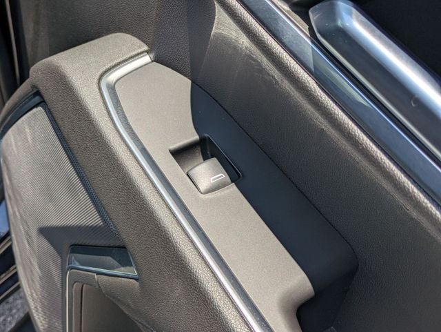 2023 Chevrolet Silverado 1500 4WD Crew Cab Short Bed LT with 2FL