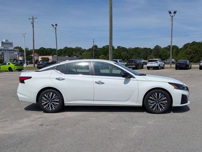 2025 Nissan Altima SV FWD