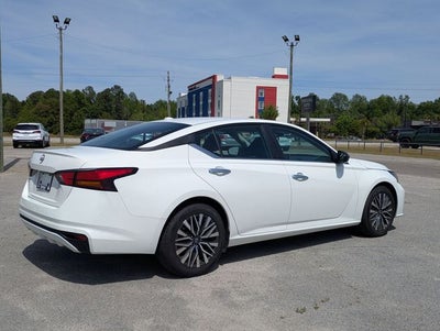 2025 Nissan Altima SV FWD