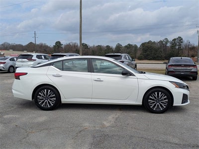 2025 Nissan Altima SV FWD