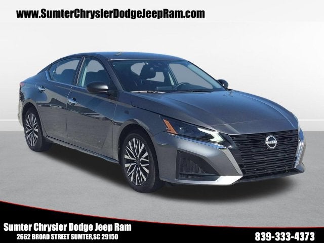 2025 Nissan Altima SV FWD