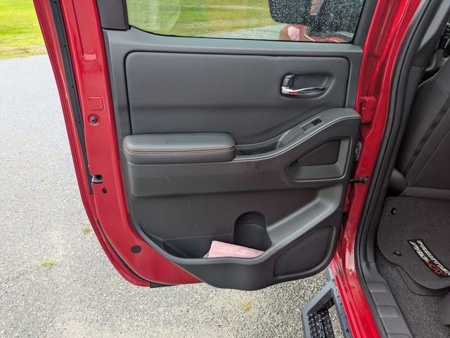 2025 Nissan Frontier Crew Cab PRO-4X 4x4