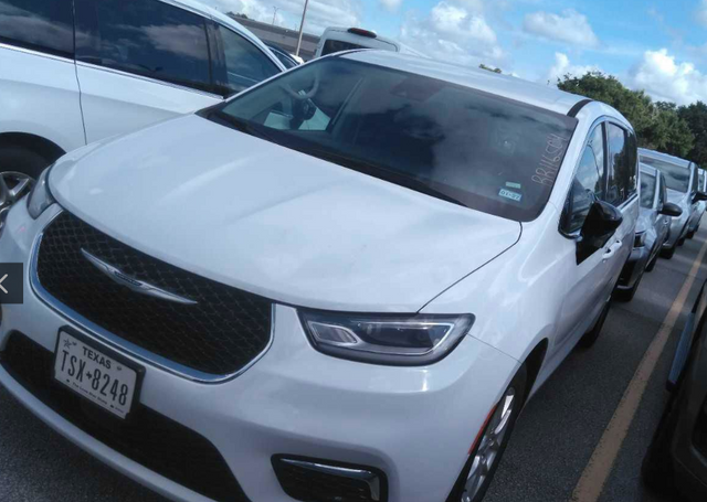 2024 Chrysler Pacifica Touring L