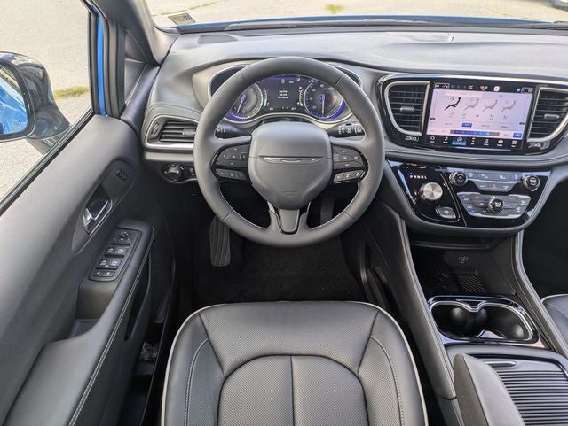 2027 Chrysler Pacifica PACIFICA LIMITED