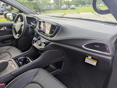 2027 Chrysler Pacifica PACIFICA LIMITED