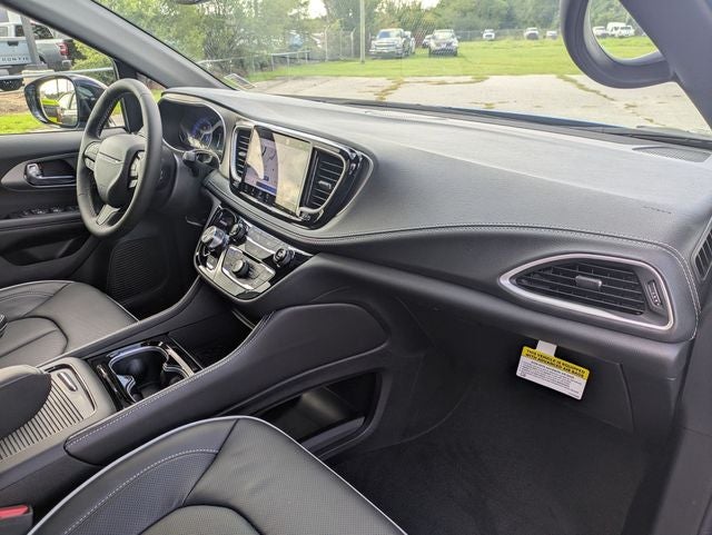 2027 Chrysler Pacifica PACIFICA LIMITED