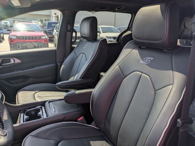 2027 Chrysler Pacifica PACIFICA LIMITED