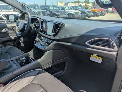 2027 Chrysler Pacifica PACIFICA LIMITED