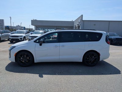 2027 Chrysler Pacifica PACIFICA LIMITED