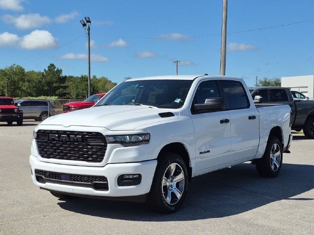 2026 RAM Ram 1500 RAM 1500 EXPRESS CREW CAB 4X2 5'7' BOX