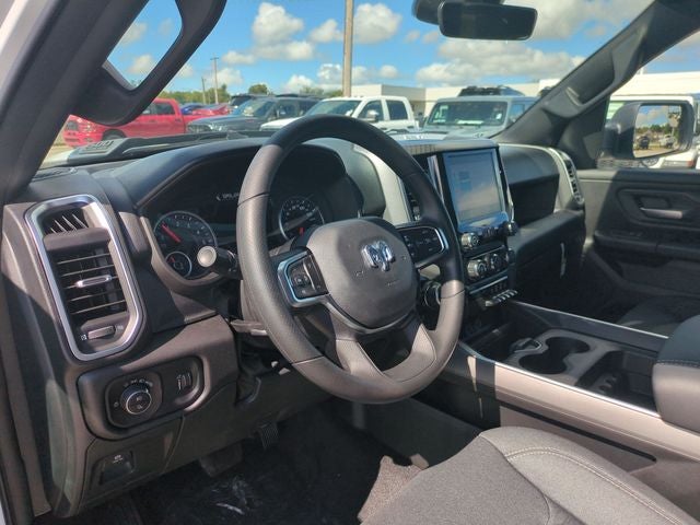 2026 RAM 1500 RAM 1500 EXPRESS CREW CAB 4X4 5'7' BOX