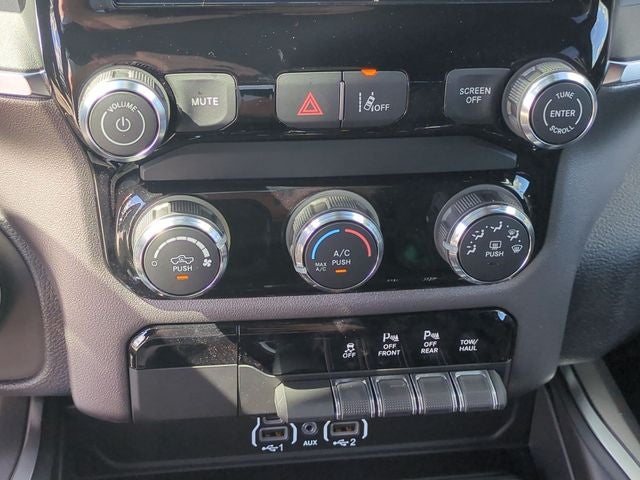 2026 RAM 1500 RAM 1500 EXPRESS CREW CAB 4X4 5'7' BOX