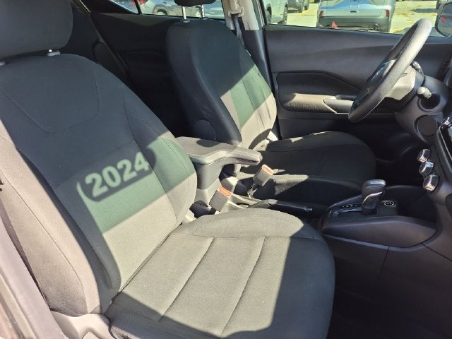 2024 Nissan Kicks S Xtronic CVT