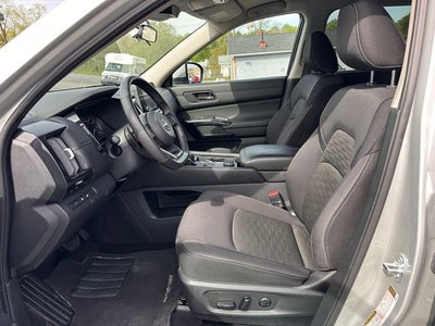 2025 Nissan Pathfinder SV 4WD