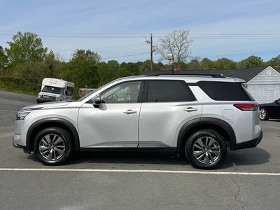 2025 Nissan Pathfinder SV 4WD