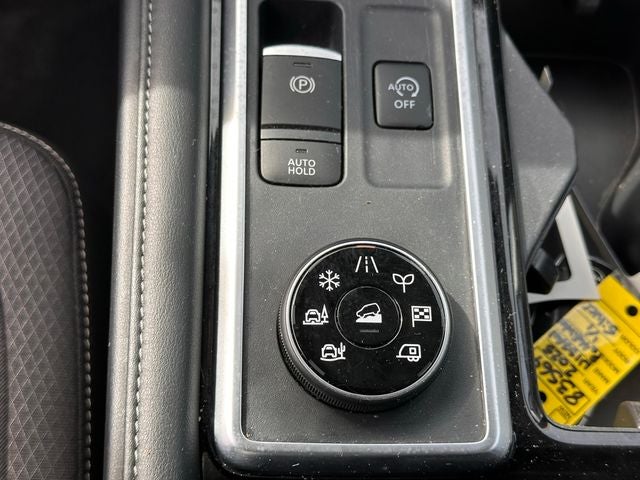 2025 Nissan Pathfinder SV 4WD