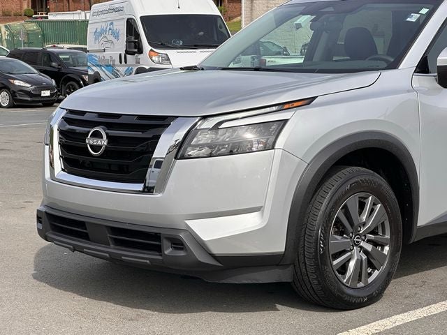 2025 Nissan Pathfinder SV 4WD