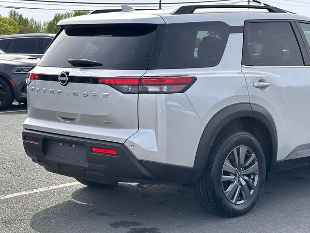 2025 Nissan Pathfinder SV 4WD