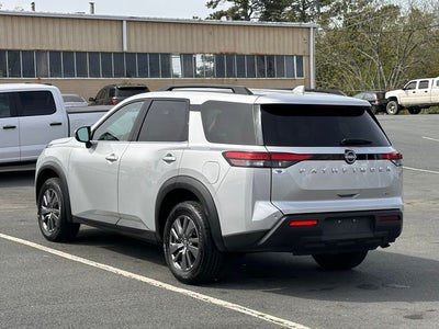 2025 Nissan Pathfinder SV 4WD