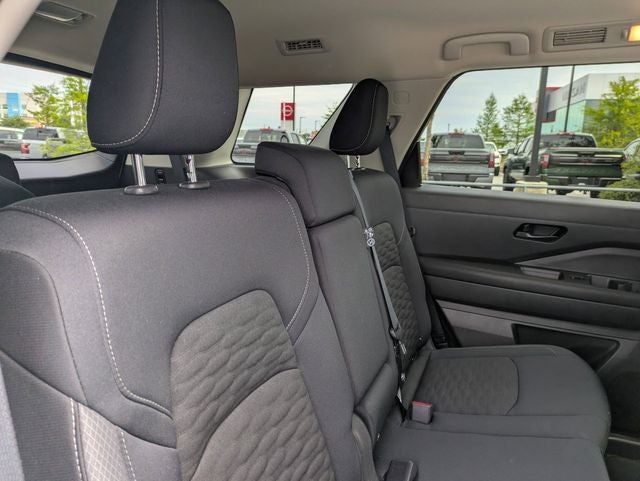 2025 Nissan Pathfinder SV 4WD