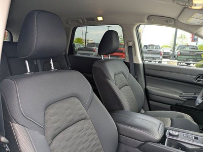 2025 Nissan Pathfinder SV 4WD