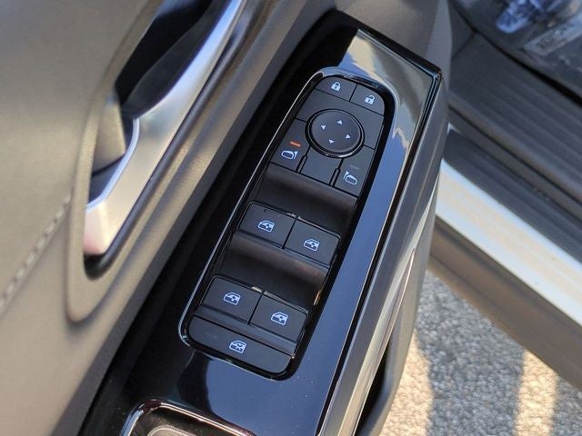 2024 Nissan Pathfinder SL FWD