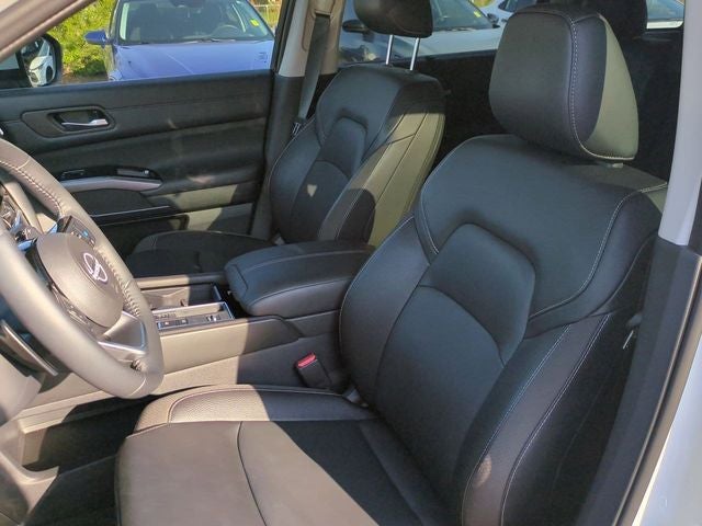 2024 Nissan Pathfinder SL FWD