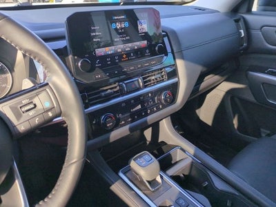 2024 Nissan Pathfinder SL FWD