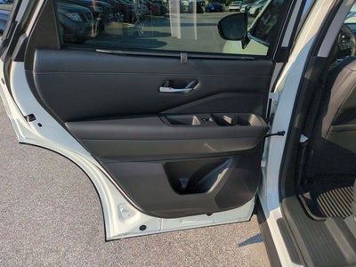2024 Nissan Pathfinder SL FWD