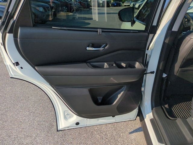 2024 Nissan Pathfinder SL FWD