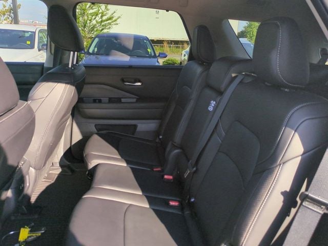 2024 Nissan Pathfinder SL FWD