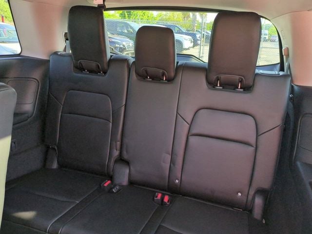 2024 Nissan Pathfinder SL FWD