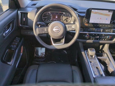 2024 Nissan Pathfinder SL FWD