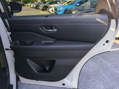 2024 Nissan Pathfinder SL FWD